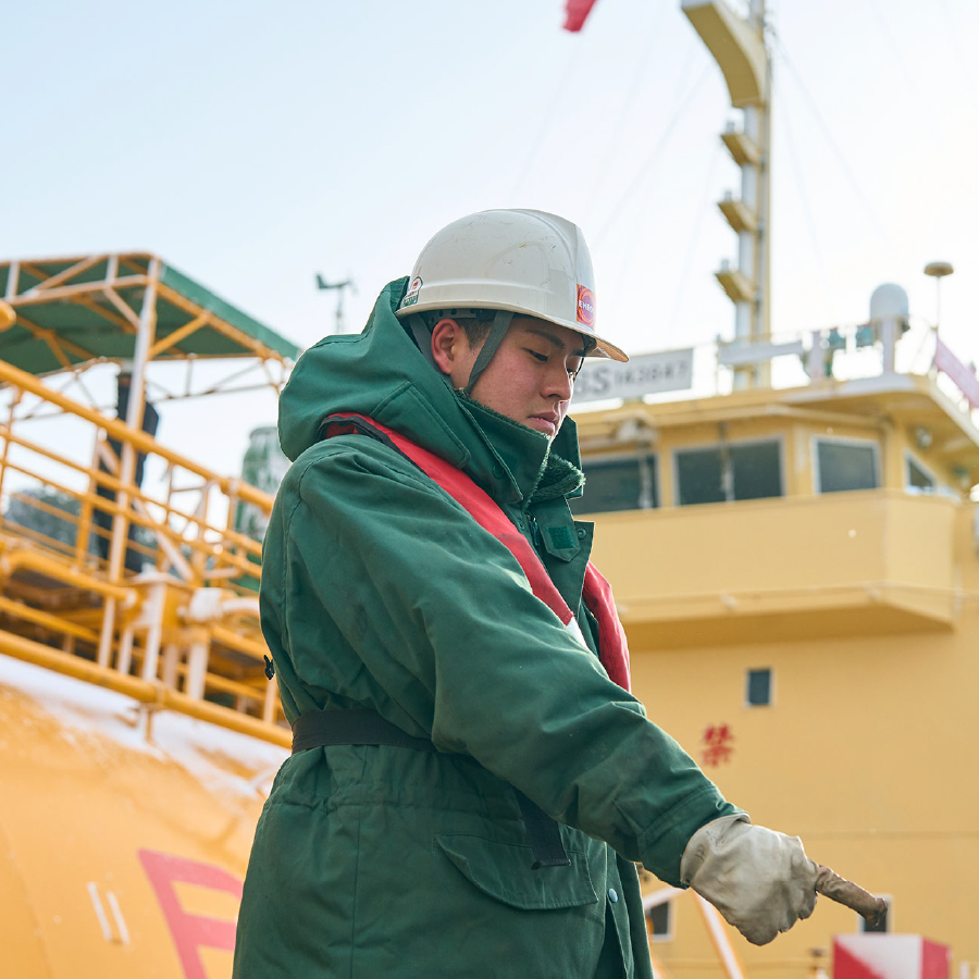 青森ガスターミナルのヒト