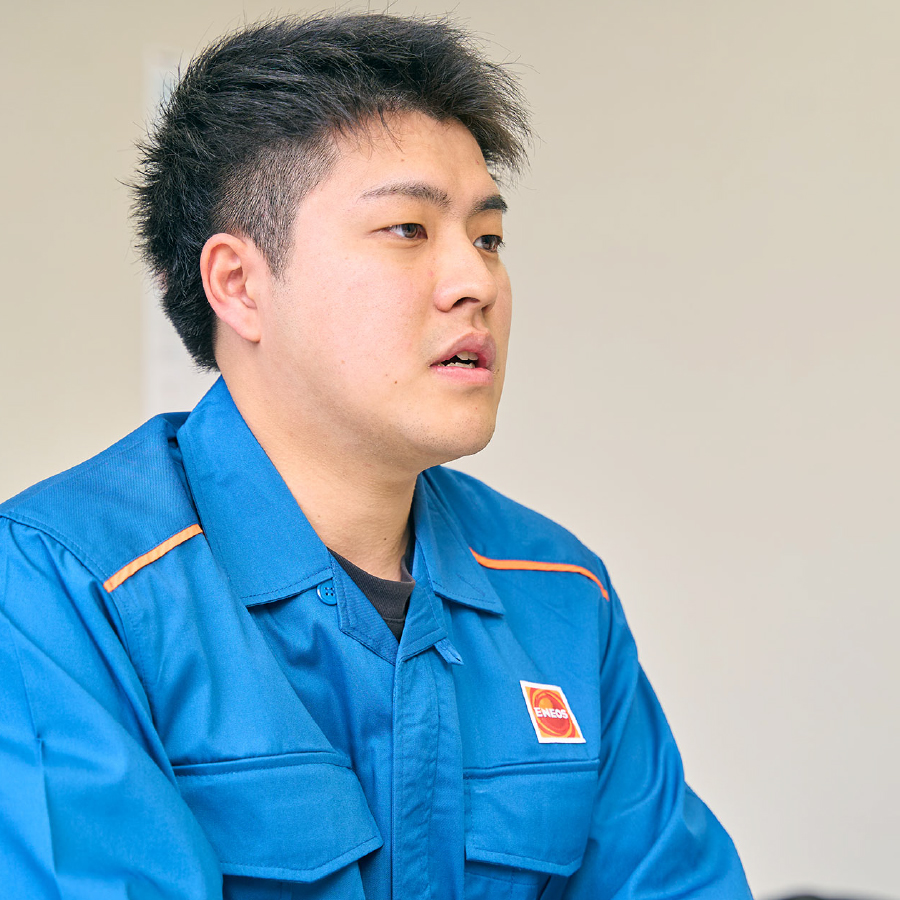 青森ガスターミナルのヒト