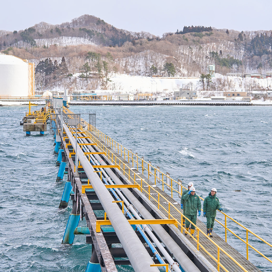 青森ガスターミナルのヒト