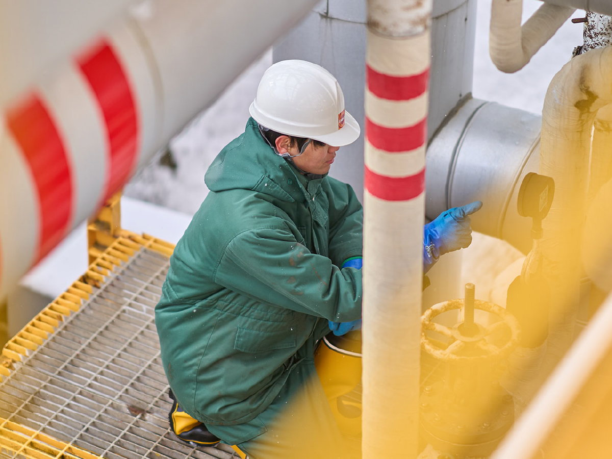 青森ガスターミナルのヒト