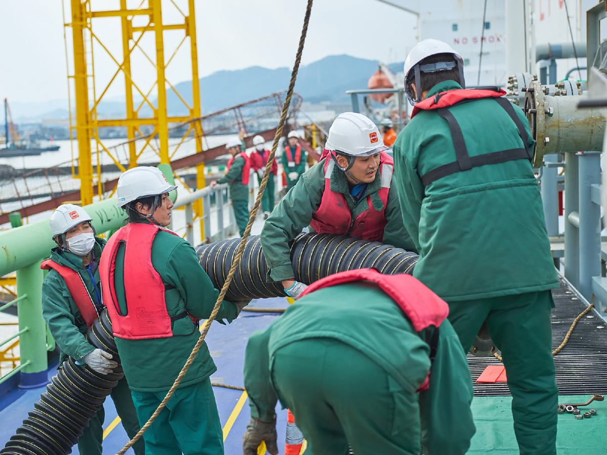 唐津ガスターミナルのヒト