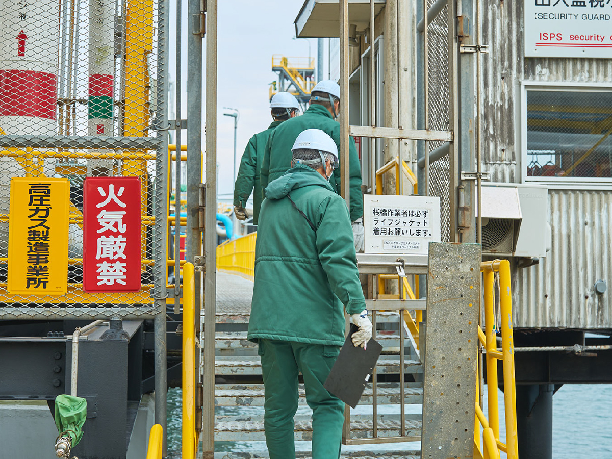 七尾ガスターミナルのヒト