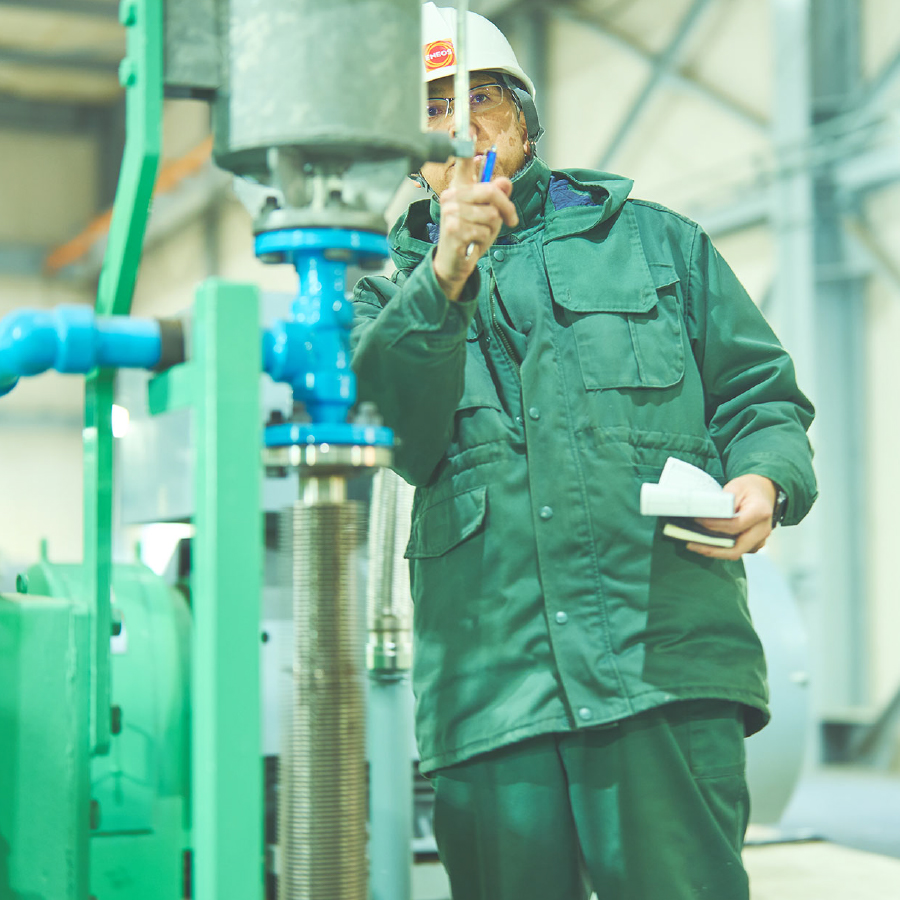 七尾ガスターミナルのヒト